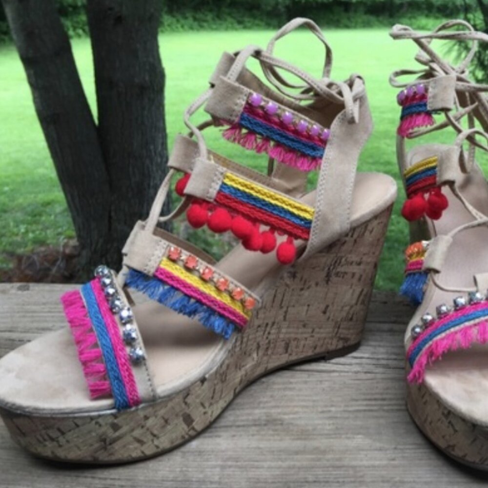 RARE! Colorful, strappy wedge platform sandals! new without tags - Picture 3 of 3